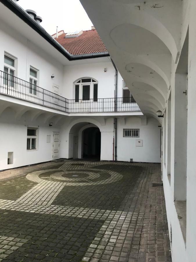 Big Modern Doubleroom Near Cathedral Кошице Екстер'єр фото