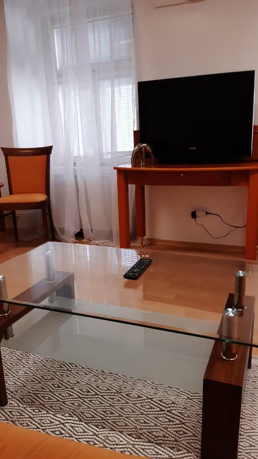 Big Modern Doubleroom Near Cathedral Кошице Екстер'єр фото