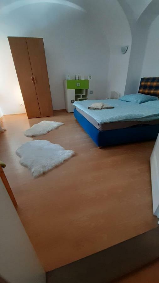 Big Modern Doubleroom Near Cathedral Кошице Екстер'єр фото